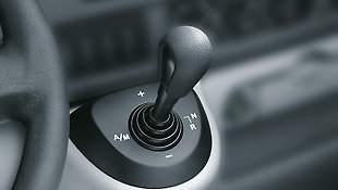 Opel Vivaro - Motoare si Transmisii